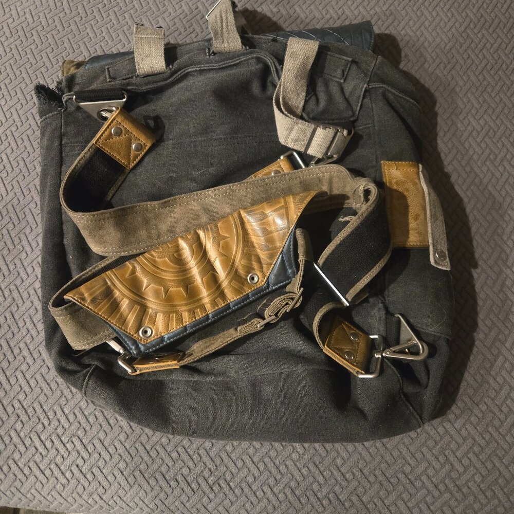 Destiny 2 Collectors Edition Backpack Frontier Messenger Bag EUC